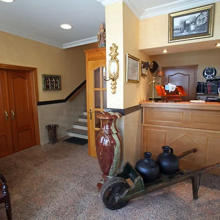 Restaurante El Pentagono Hotel 2*