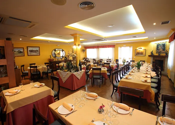 ホテル Restaurante El Pentagono Muñana